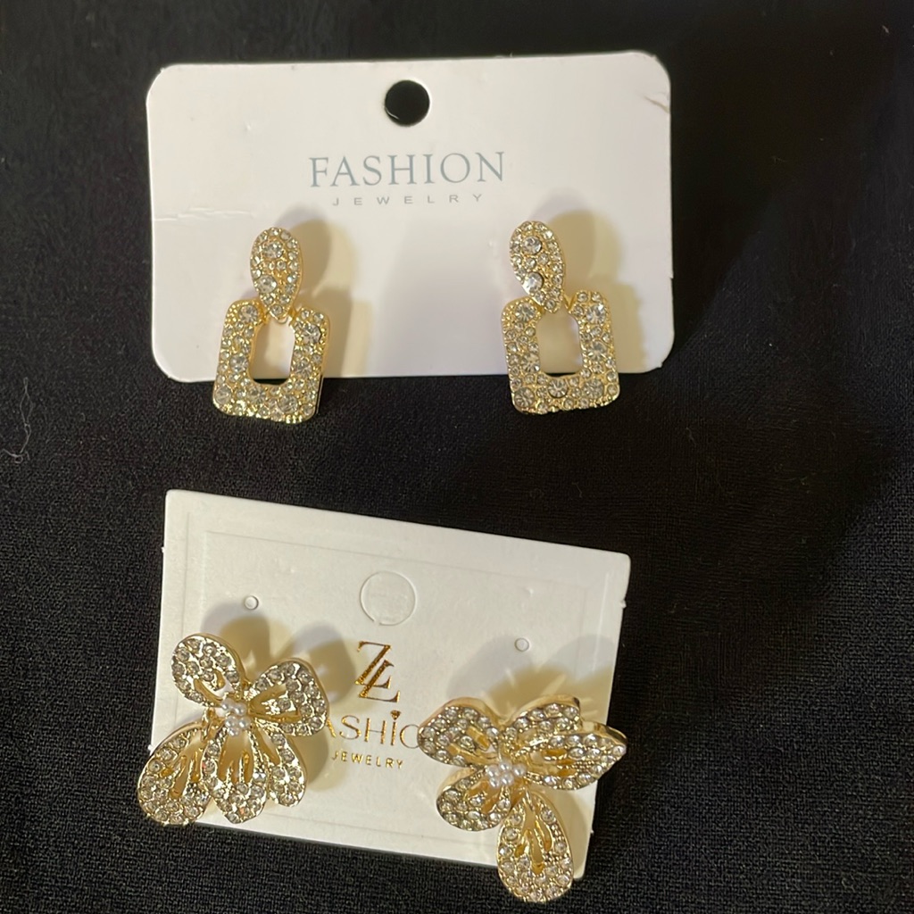 Nwt Sparkling Earings Perfect For That Special Occasion Nwt Sparkling Earings Perfect For That Special Occasion